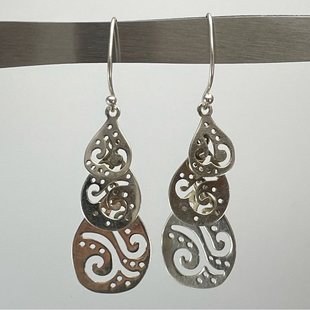 Silpada W299 Retired 925 Sterling Silver Triple Teardrop Free Falling Earrings